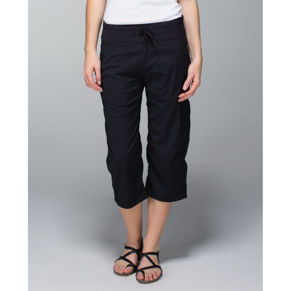 Lululemon Studio Crop Black Swift COOLMAX Athletic Pants Women Size 2